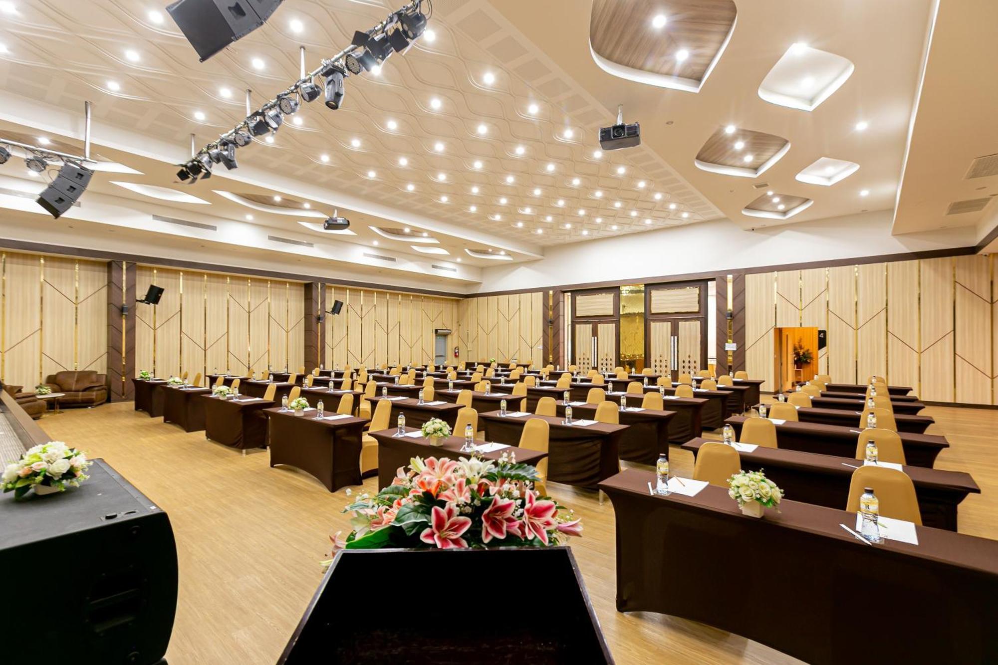 פאק קרט Grand Ratchapruek Hotel מראה חיצוני תמונה