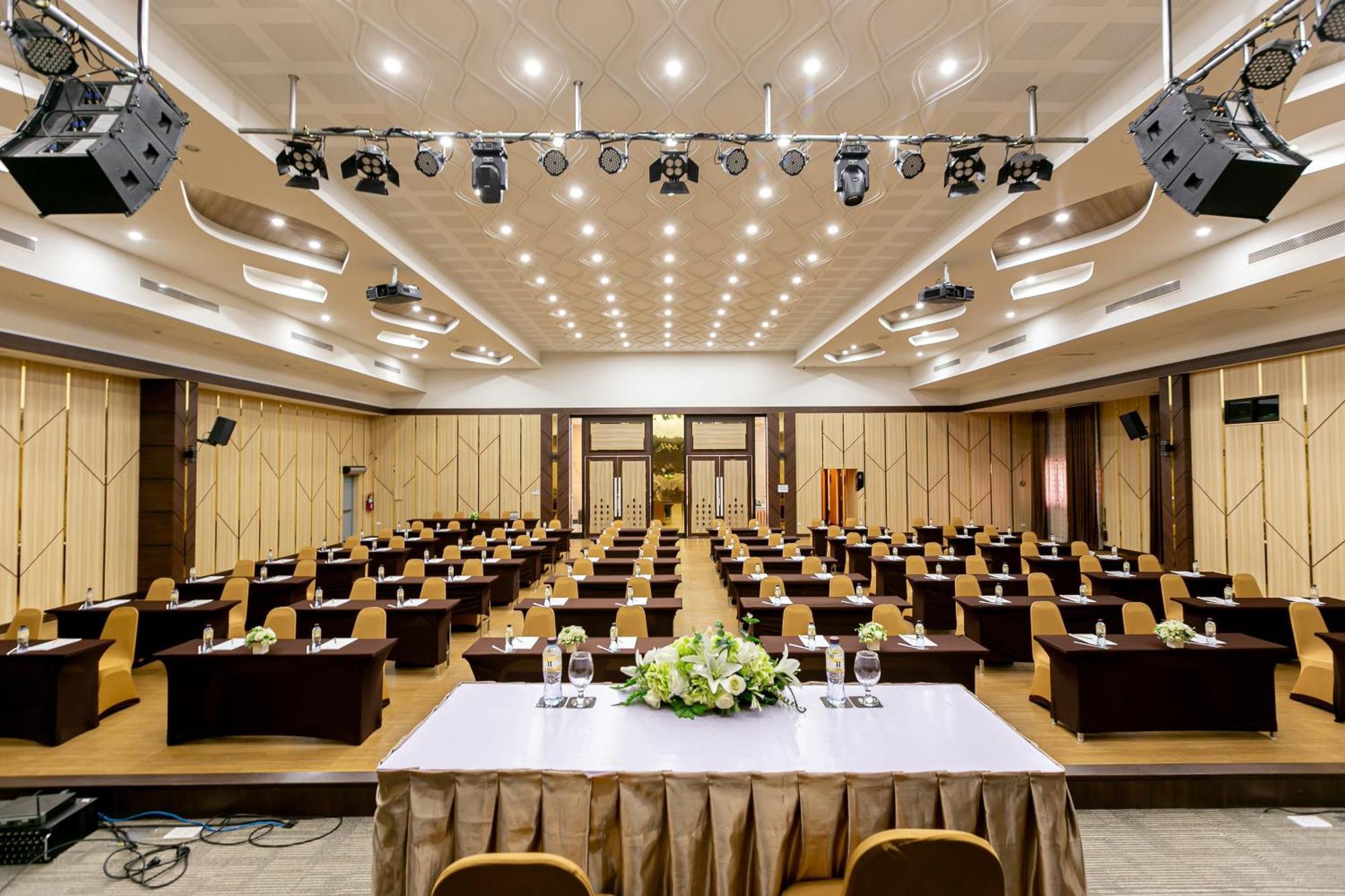 פאק קרט Grand Ratchapruek Hotel מראה חיצוני תמונה