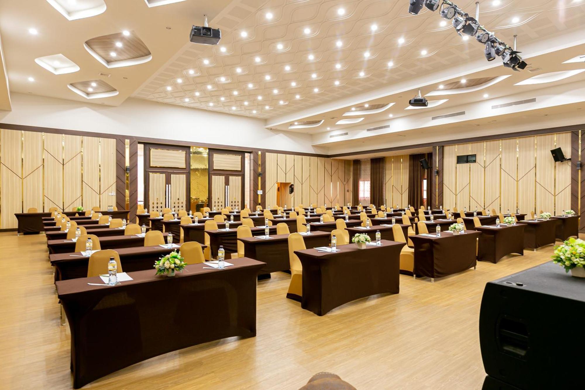 פאק קרט Grand Ratchapruek Hotel מראה חיצוני תמונה