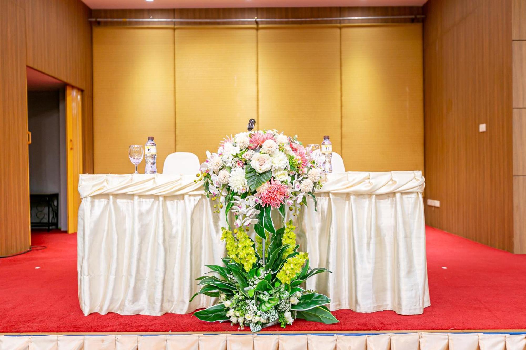 פאק קרט Grand Ratchapruek Hotel מראה חיצוני תמונה